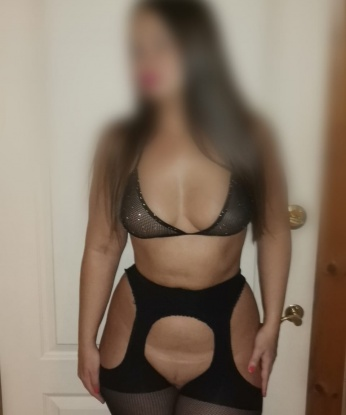 Темпераментная брюнетка с шикарными формами ждет щедрого мужчину для горячих встреч. Позволь мне показать, что такое истинное наслаждение. 13923, 35 лет